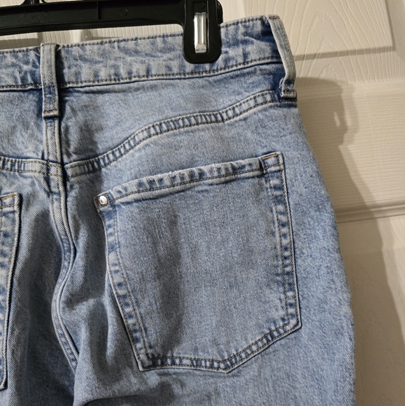 &Denim by H&M High Waist Slim Straight Jeans, 90s, Light Destructed Wash, EUC! - Picture 9 of 11